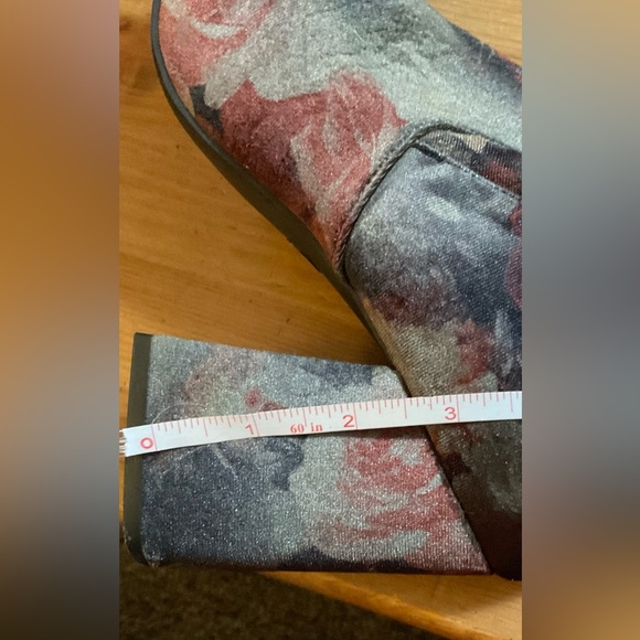 Target store: slouchy, retro suede, velvet,Valor, floral ankle boots size 8. - Picture 4 of 5